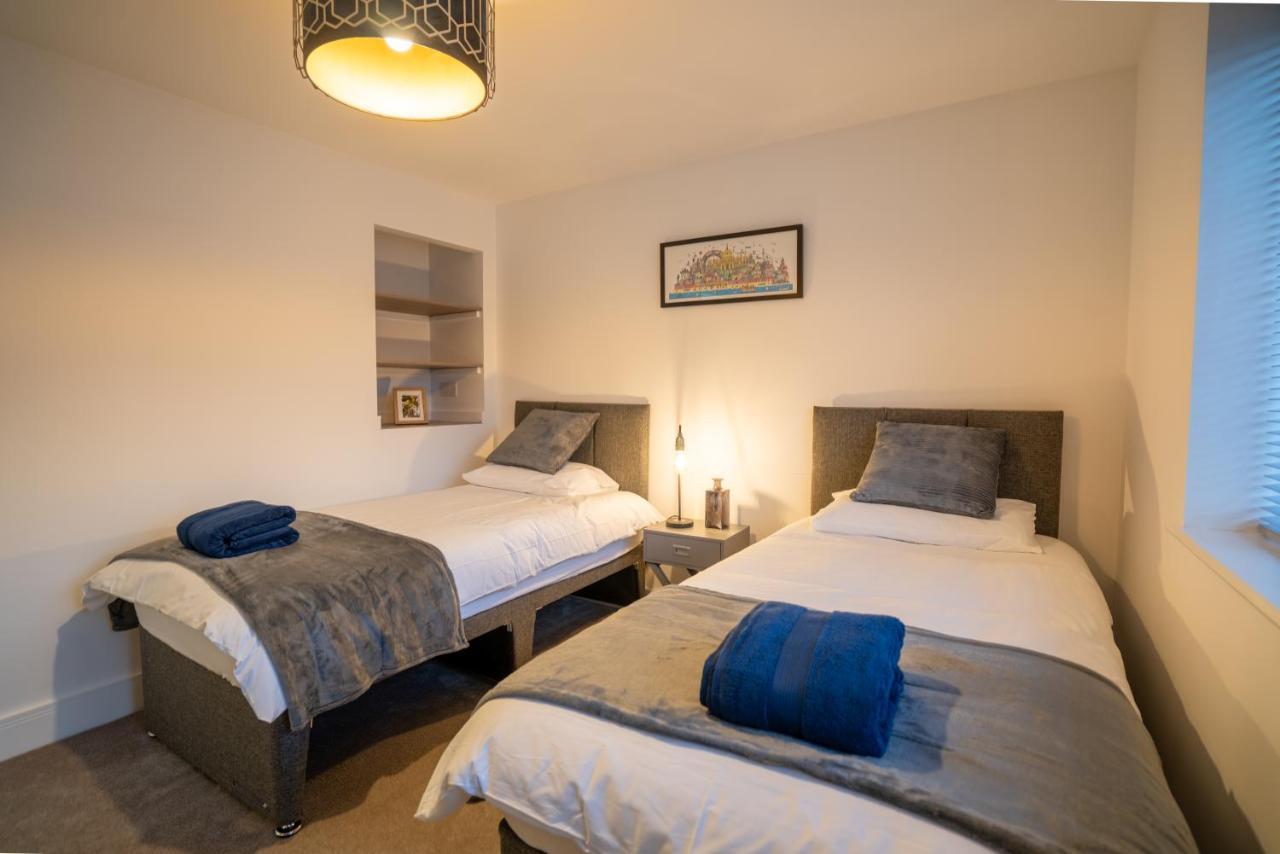 Mill Road Apartment First Floor 크롤리 외부 사진