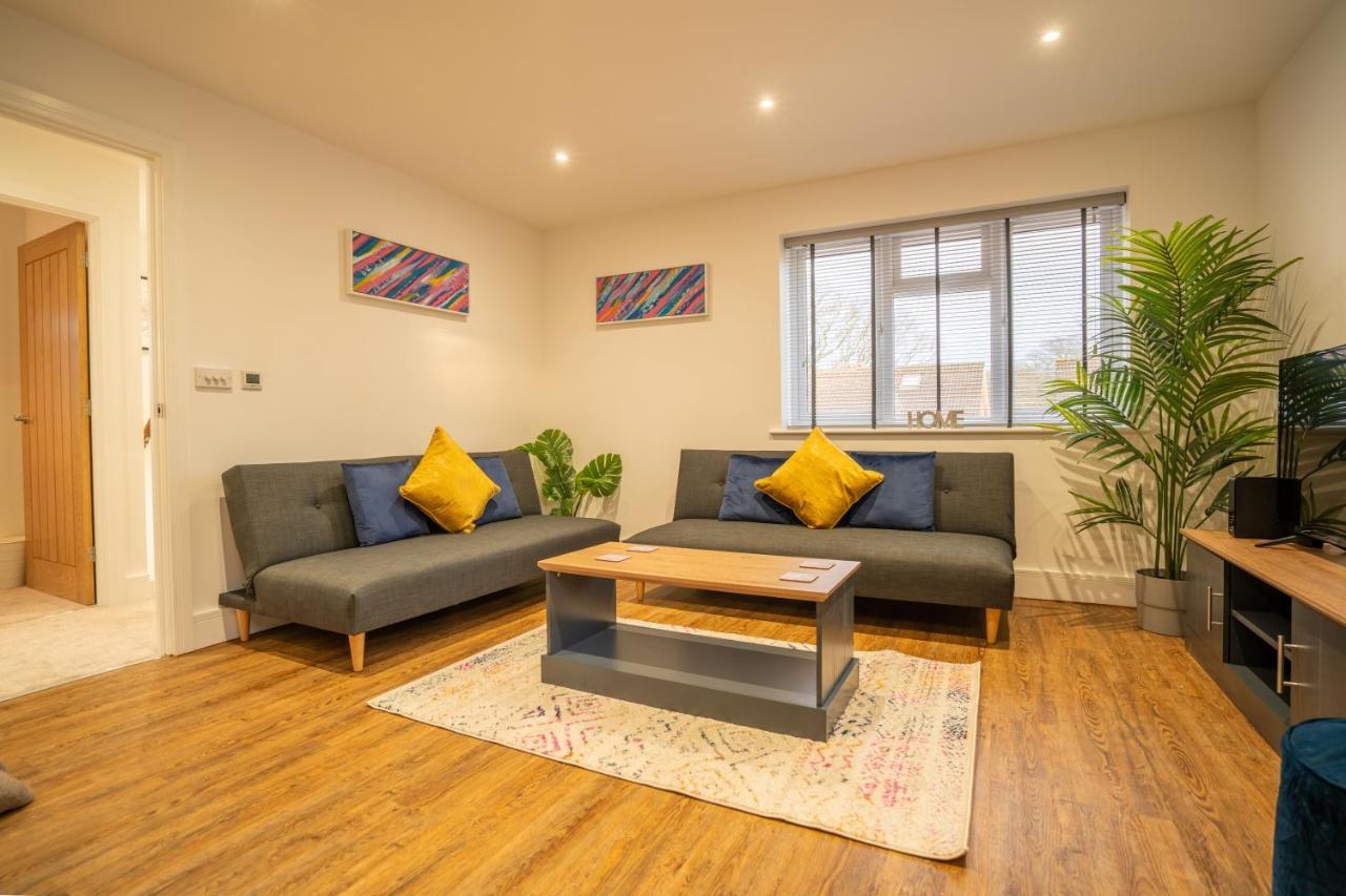 Mill Road Apartment First Floor 크롤리 외부 사진